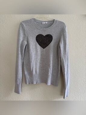 GAP Heather Gray Intarsia Heart Knit Crewneck Sweater Pullover Romantic Novelty